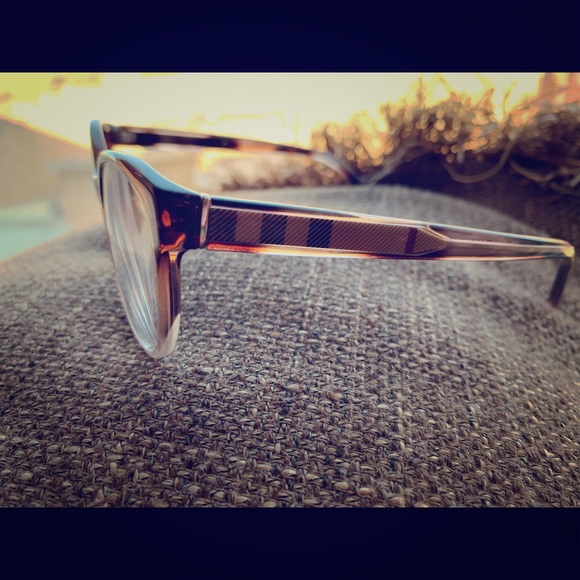 Burberry prescription glasses. - Picture 1 of 7